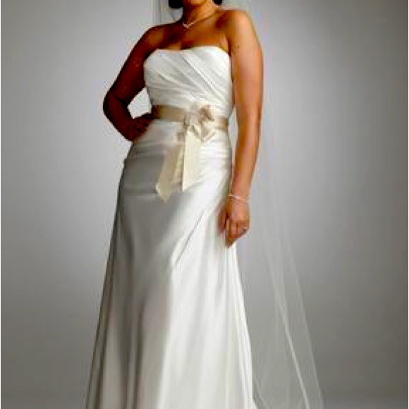 NEW A-LINE SILHOUETTE & SWEETHEART NECKLINE WEDDING DRESS - Picture 6 of 10